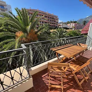 Magnifique T2 Proche Et Refait A Neuf Avec Terrasse , Menton France